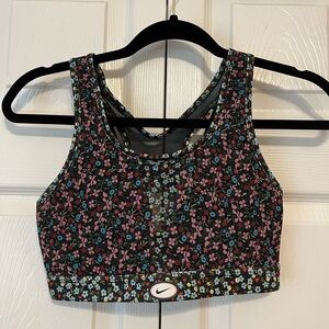 Nike Swoosh Floral Printed Mesh Medium Support Sports Bra